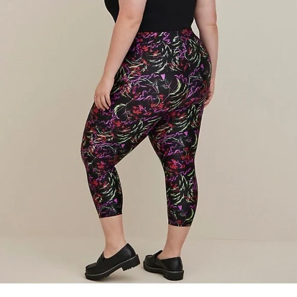 Disney capri deals leggings plus size